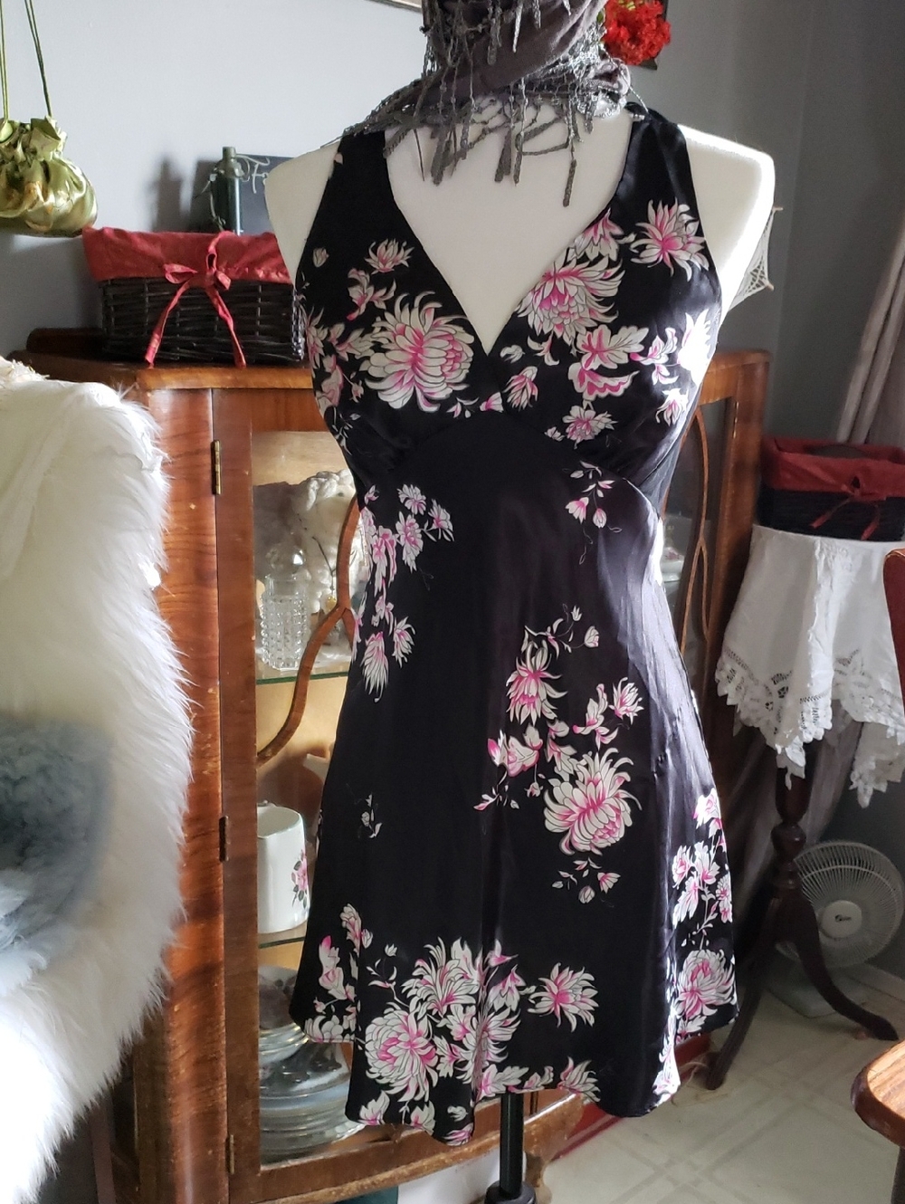 La Vie En Rose Black Floral Mini Negligee with Pink & White Blooms